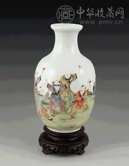 民国 粉彩婴戏灯笼瓶