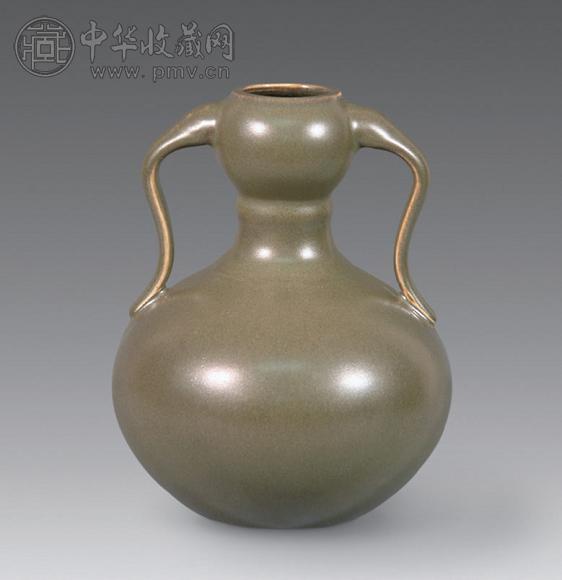 民国 茶叶末釉如意耳尊