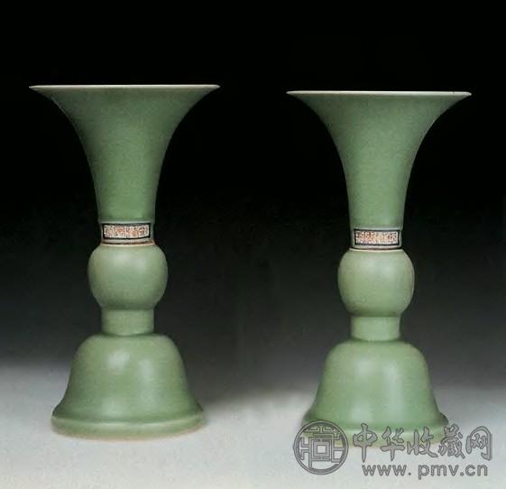 清乾隆 青釉花觚(1对)