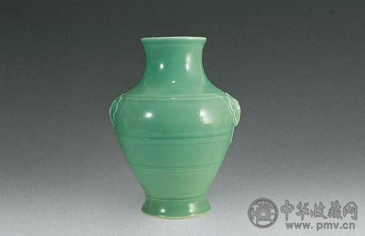 民国 豆青釉弦纹尊