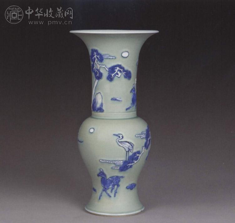 清康熙 青釉青花鹤鹿同春凤尾尊 清康熙 青釉青花鹤鹿同春凤尾尊