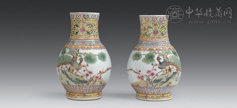 民国 粉彩孔雀花卉纹尊(1对)