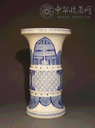 清康熙 青花饕餮纹尊