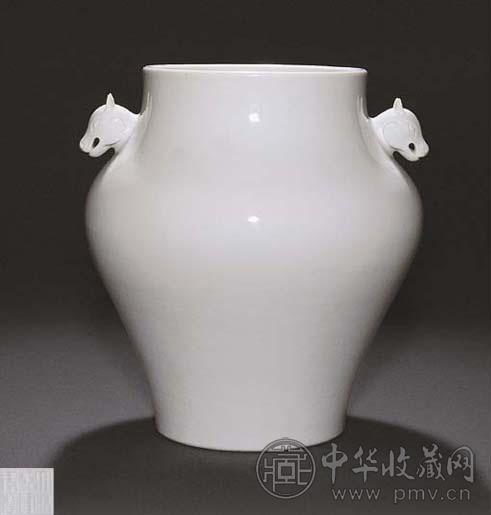 清乾隆 白釉双犧耳尊