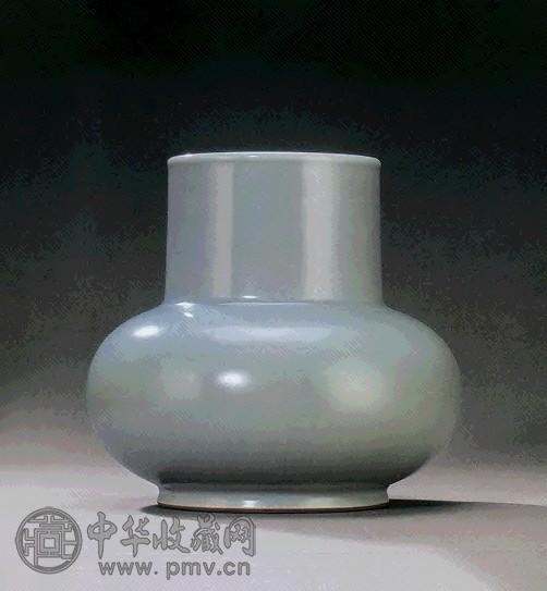 清雍正 仿汝窑粉青釉尊