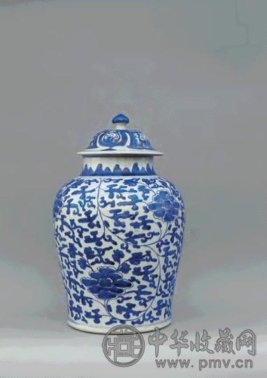 清初 青花缠枝牡丹纹将军罐