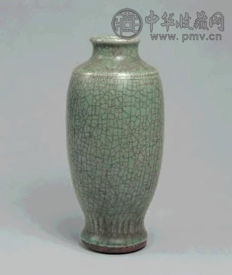 明 龙泉窑青釉暗花萝卜尊(1件)