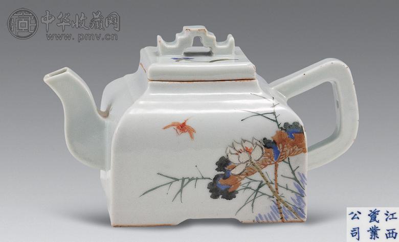 清宣统 粉彩花虫纹方壶