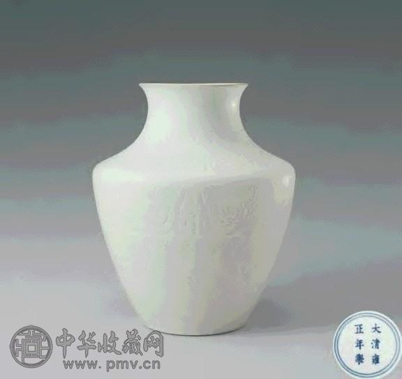 清雍正 白釉青铜纹尊