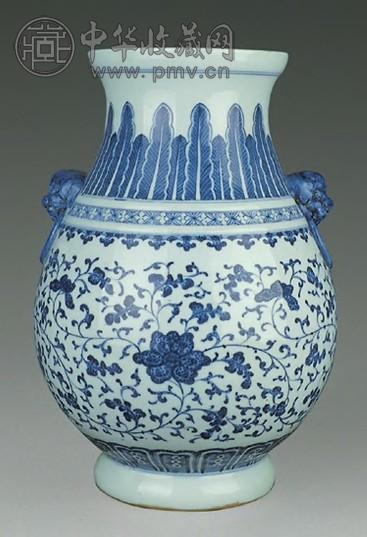 清乾隆 青花缠枝莲兽耳尊