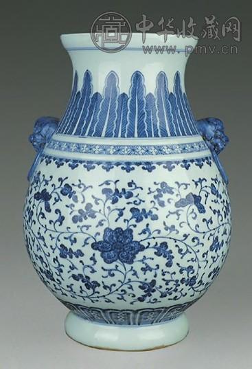 清乾隆 青花缠枝莲兽耳尊