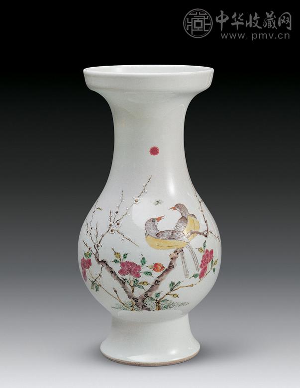 清雍正 粉彩花卉草虫芘芭尊