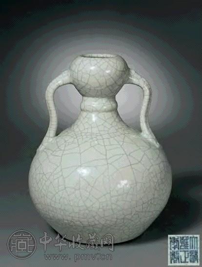 清雍正 仿哥窑釉绶带耳如意尊