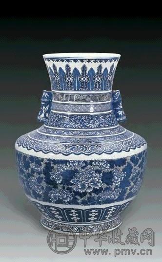 清 青花牡丹纹双耳尊