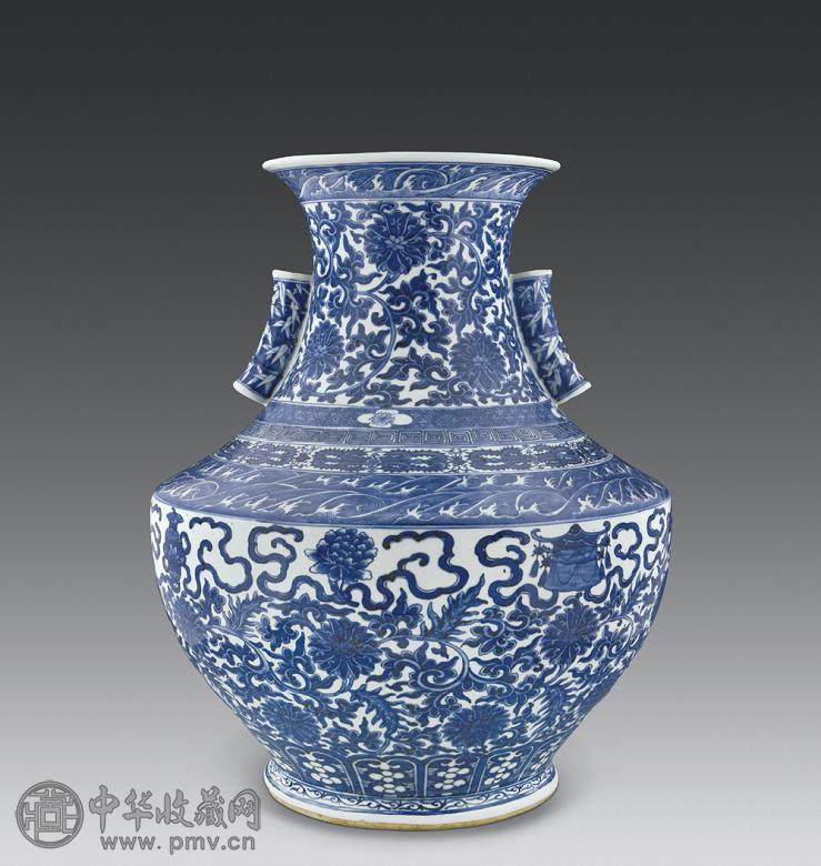 清乾隆 青花缠枝莲双耳尊