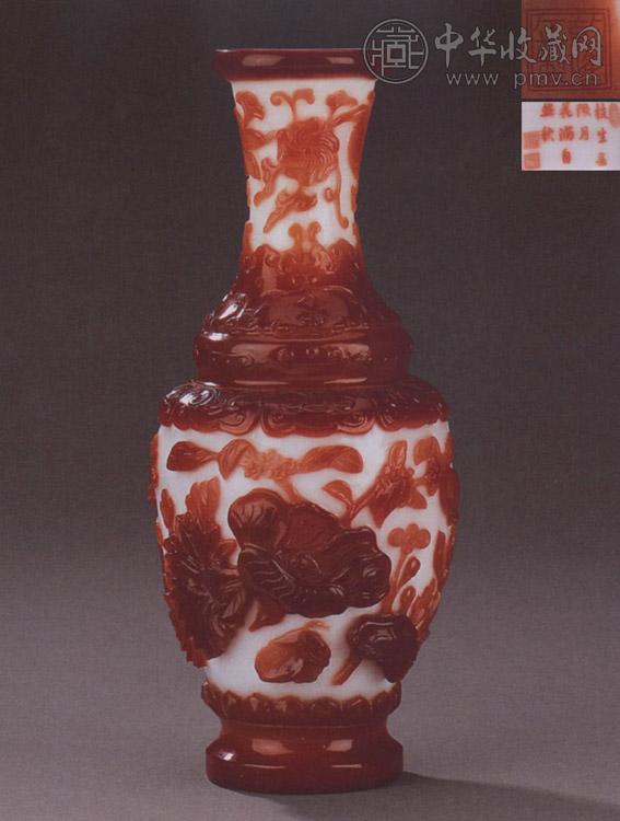 清乾隆 白地套红料题诗花卉饕餮纹撇口瓶