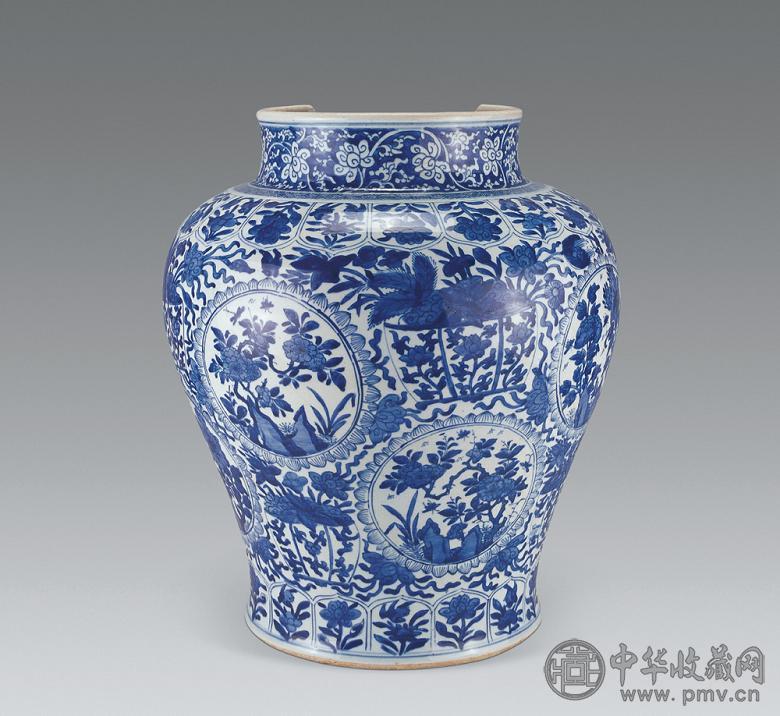 明万句 青花开光花卉纹罐