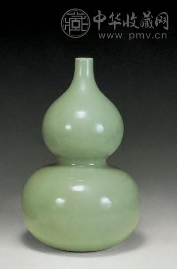 清嘉庆 豆青釉葫芦樽