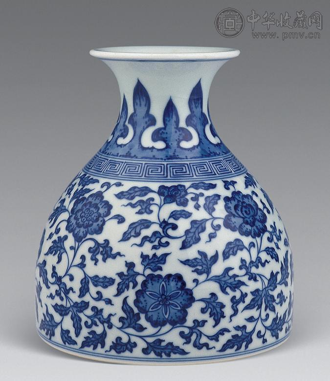 清雍正 青花缠枝花如意尊