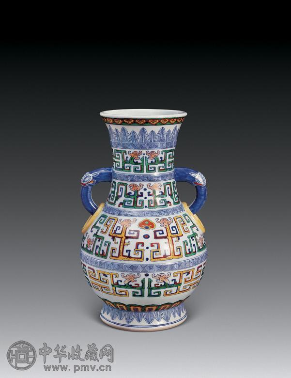 清乾隆 斗彩夔龙纹象耳尊