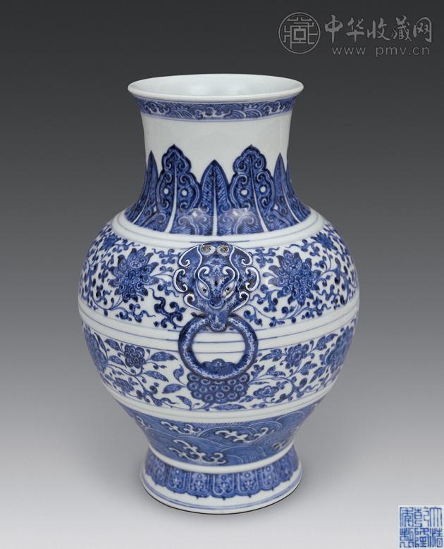 清乾隆 青花缠枝莲纹铺首尊