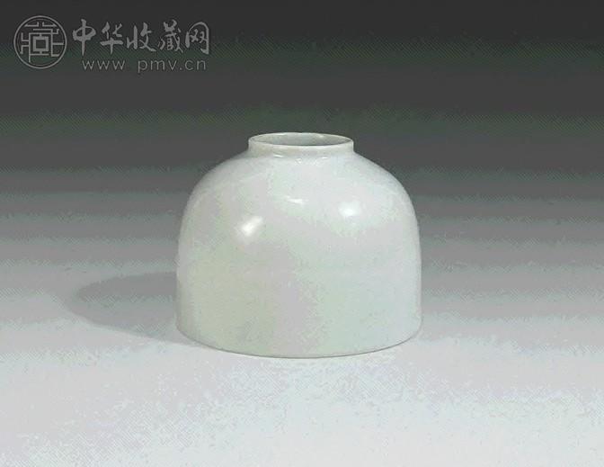 清光绪 白釉马蹄尊