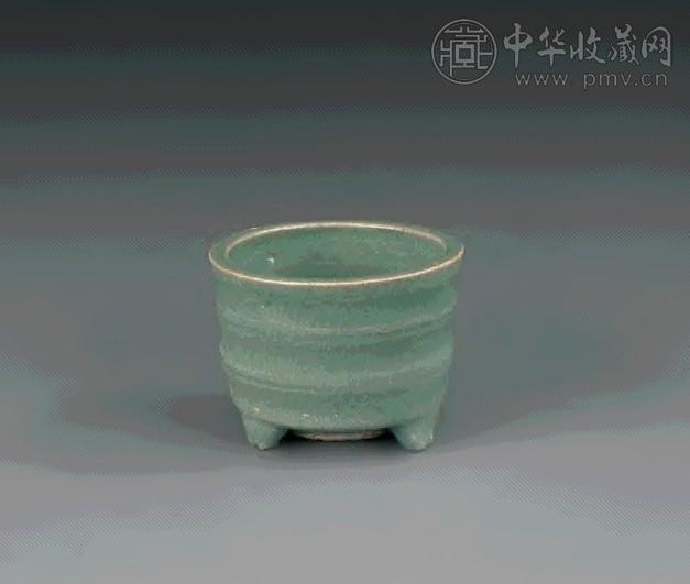 宋 龙泉窑竹节三足香炉
