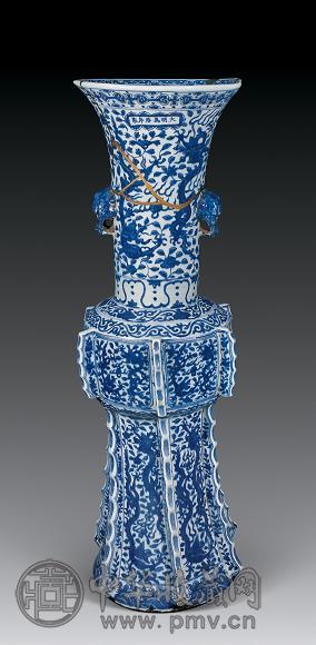 明万历 青花龙纹出戟花觚