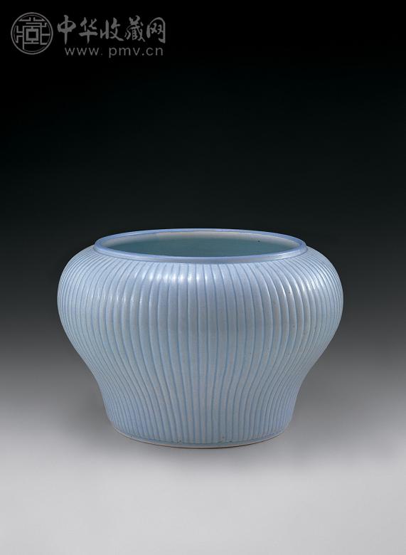 清康熙 天蓝釉菊瓣尊