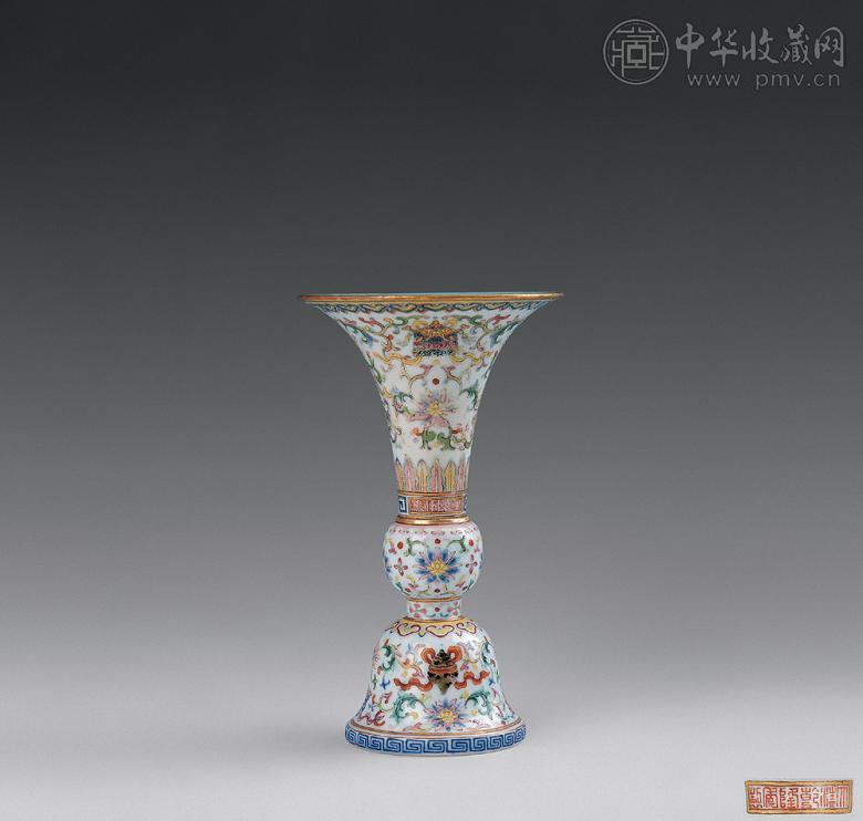 清乾隆 粉彩八吉祥纹花觚