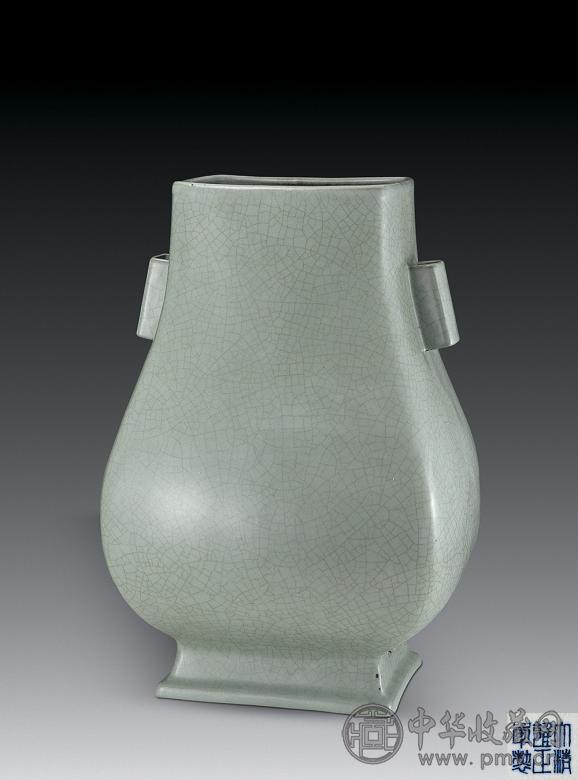 清雍正 仿官釉贯耳方尊