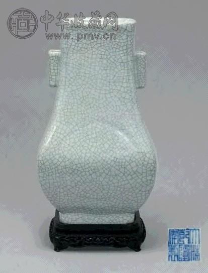 清乾隆 炉钧釉双耳小尊