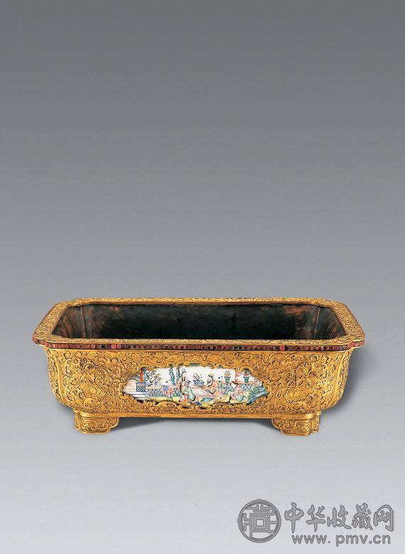 清乾隆 铜鎏金錾花开光画珐琅人物长方盆