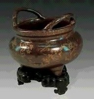 清乾隆 酱釉描金双耳炉