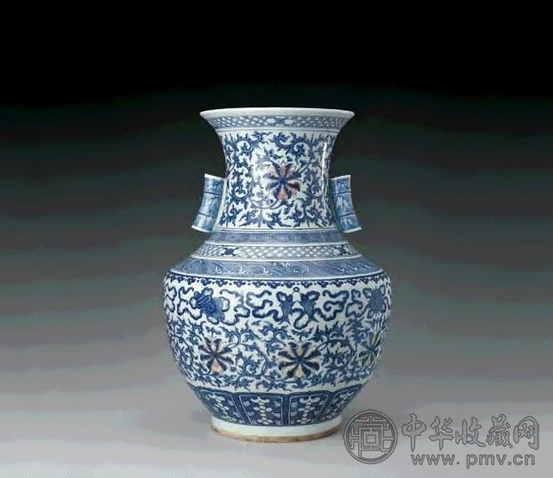 清 青花釉里红缠枝莲纹双耳尊