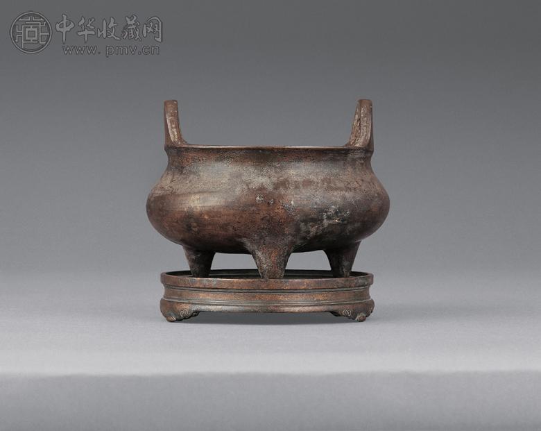 清中期 宣德款双耳三足铜香炉