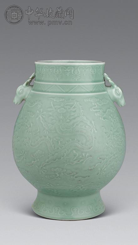 清 冬青釉鹿头尊