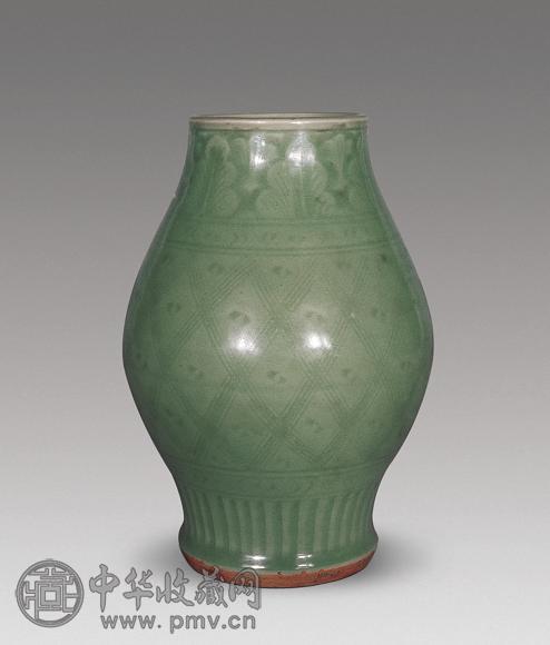 清早期 龙泉橄榄尊