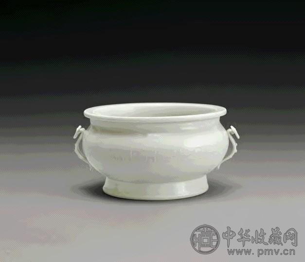 清初 德化窑白釉如意耳回纹钵式炉