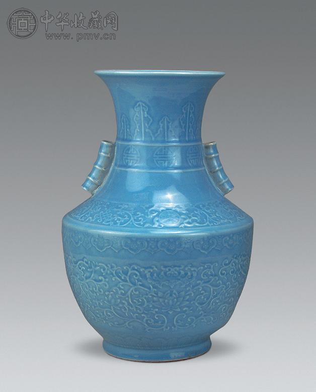 清 蓝釉暗刻花卉纹罐耳尊