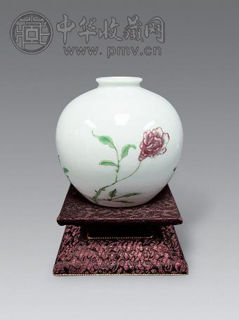 清釉里红花卉尊连座