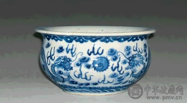 清 青花双龙卧足炉