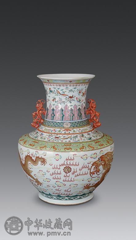 清 粉彩双龙戏珠大尊