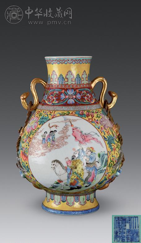 清 粉彩锦地开光人物如意耳尊