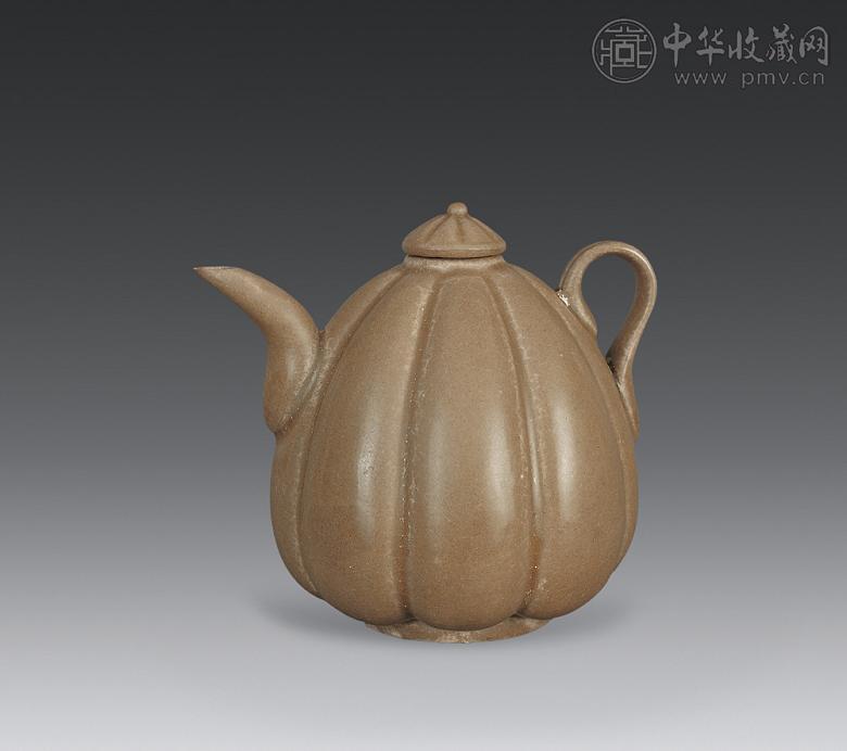 五代 青瓷瓜棱壶