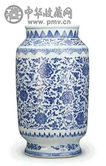 清乾隆 青花缠枝莲纹类笼尊