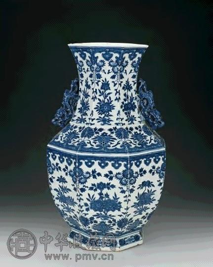 清 青花花卉纹龙耳八角尊