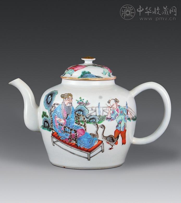 清嘉庆 粉彩人物茶壶