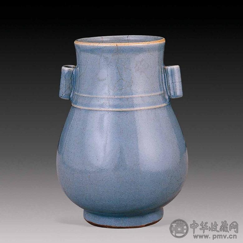 清 蓝釉贯耳尊