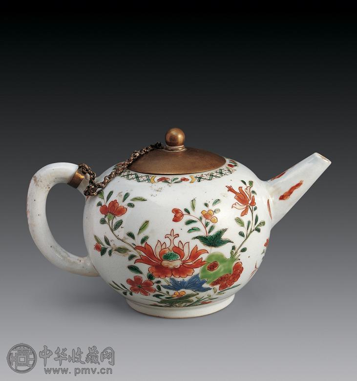 明嘉靖 五彩花卉茶壶